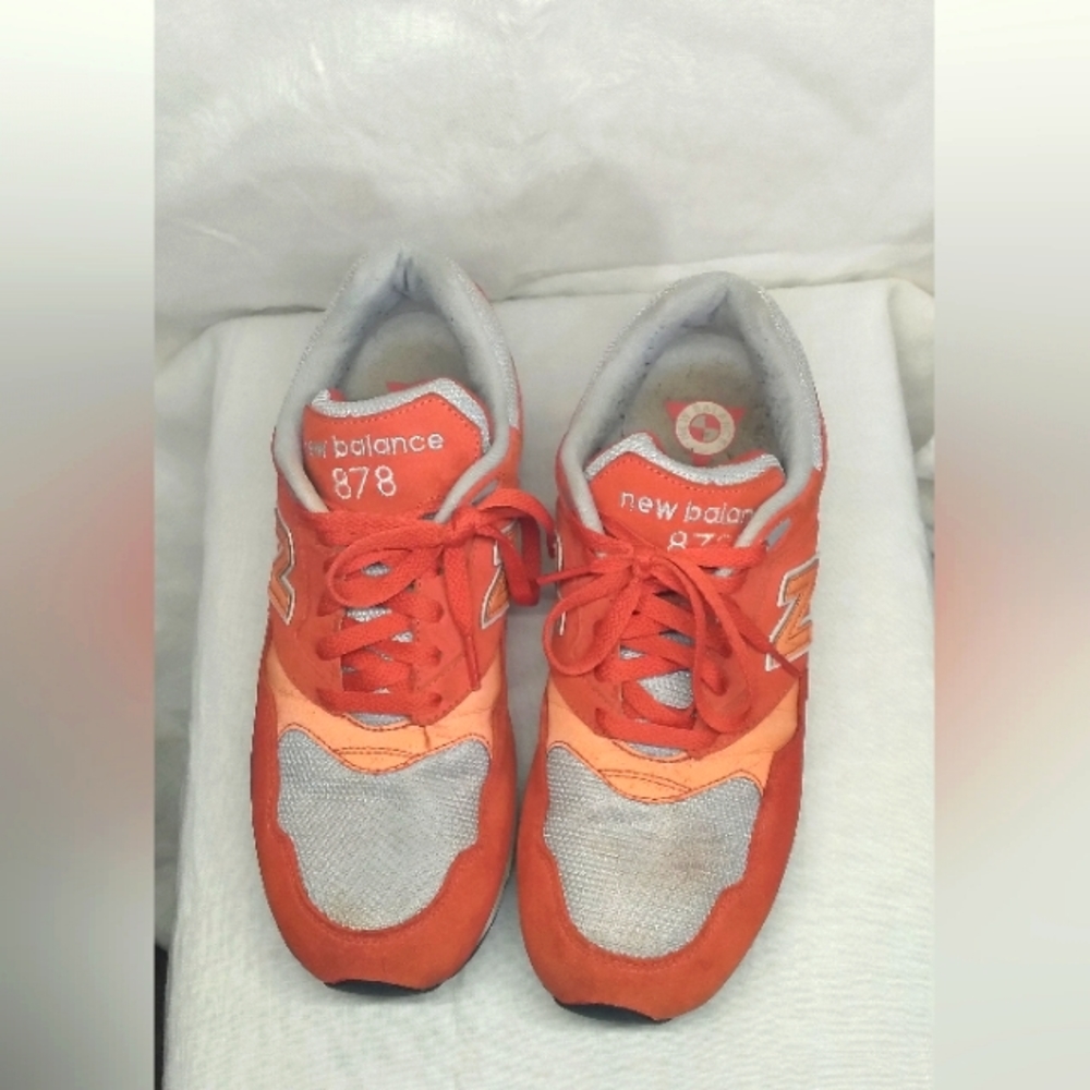Sneakers shoes